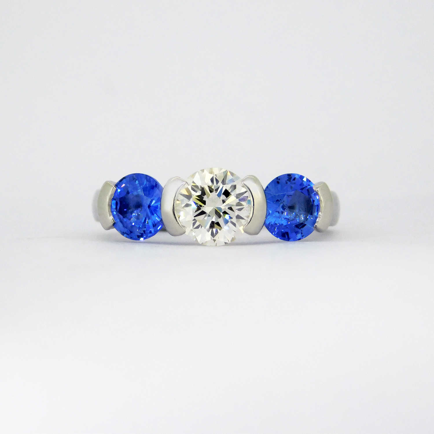 Cornflower sapphire and diamond ring